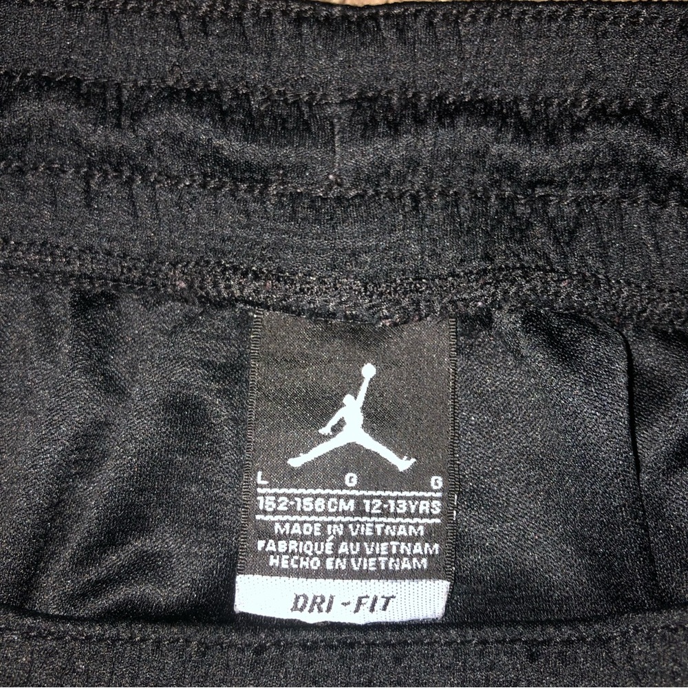 Jordan basketball shorts, size L, good condition